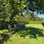 Apartment Twisterhof Twister, Volledige Prive Tuin Inclusief Hottub Sustrum