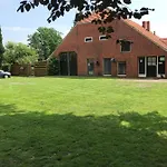 Twisterhof Twister, Volledige Prive Tuin Inclusief Hottub Apartment *