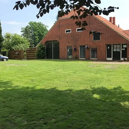 Twisterhof Twister, Volledige Prive Tuin Inclusief Hottub Apartament *